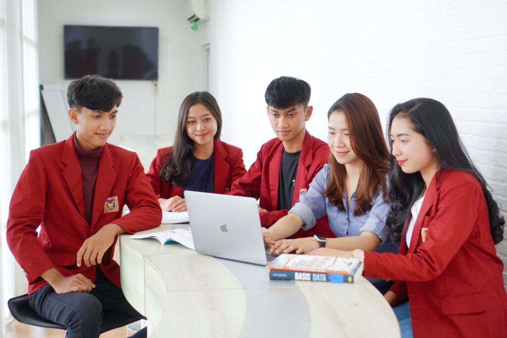 Rekomendasi bagi Peneliti dan Mahasiswa